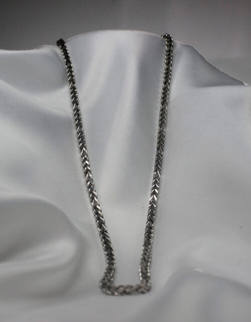 שרשרת חוליות זוויתיות כסופה | סטיינלס סטיל