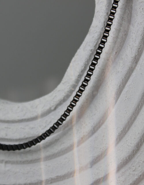 שרשרת חוליות מרובעות שחורה | סטיינלס סטיל