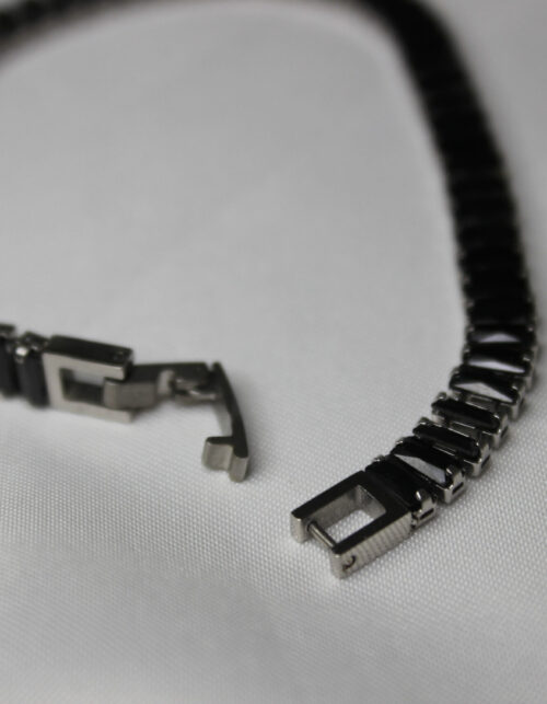 צמיד אבנים מלבניות שחורות | סטיינלס סטיל