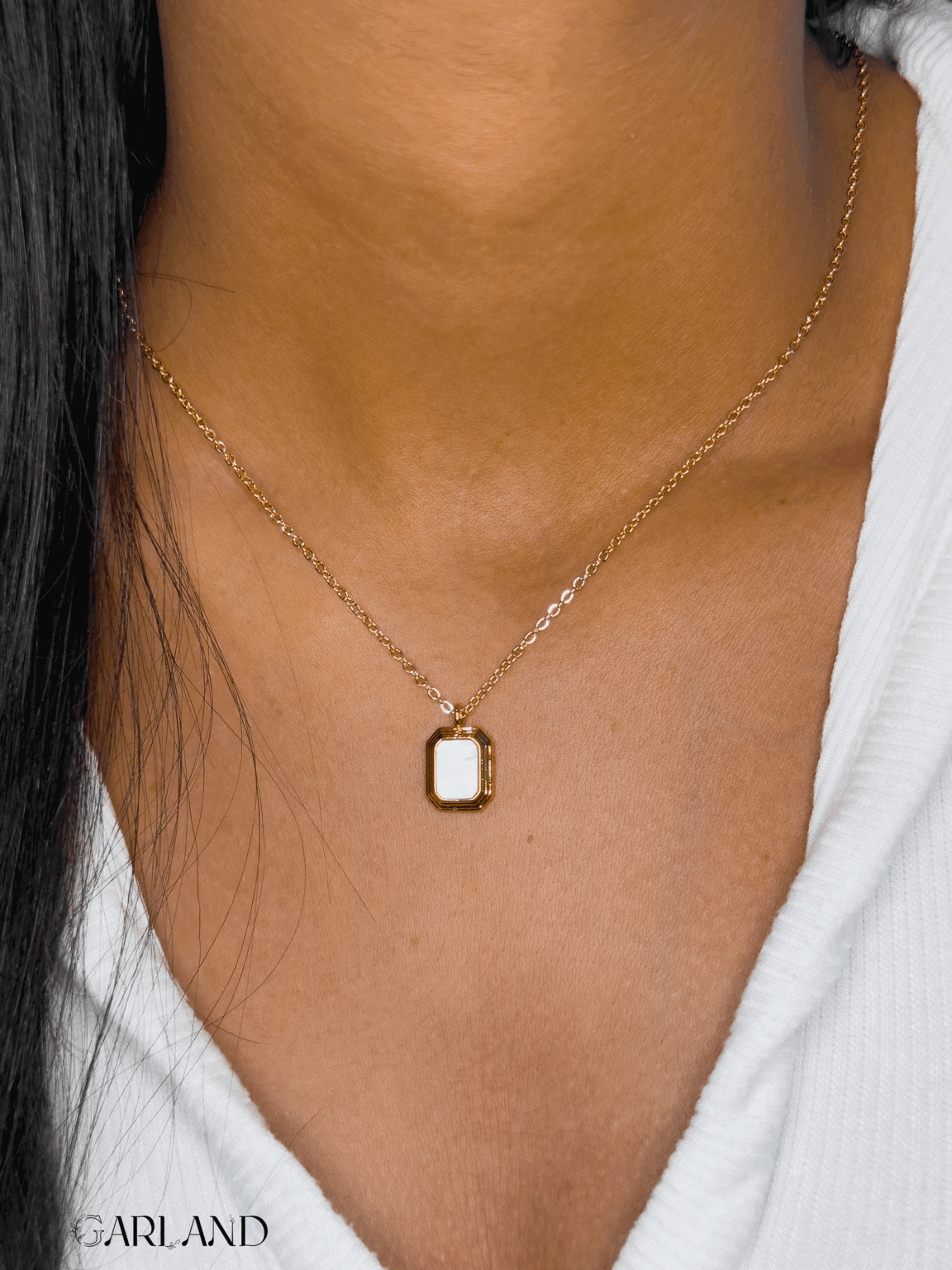 שרשרת-אבן-מרובעת-זהב