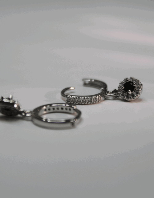 עגילי נגיעה שחורה | ציפוי כסף