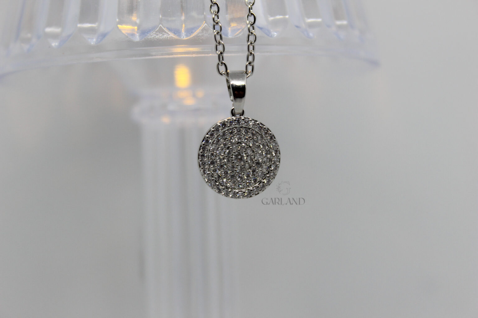 חצי עיגול משובץ כסוף