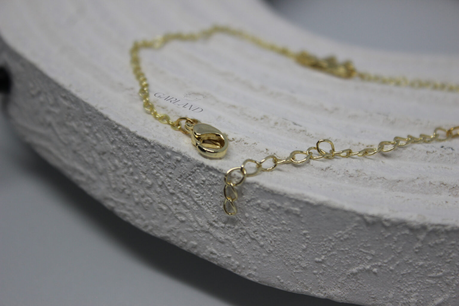 צמיד חי סוגר