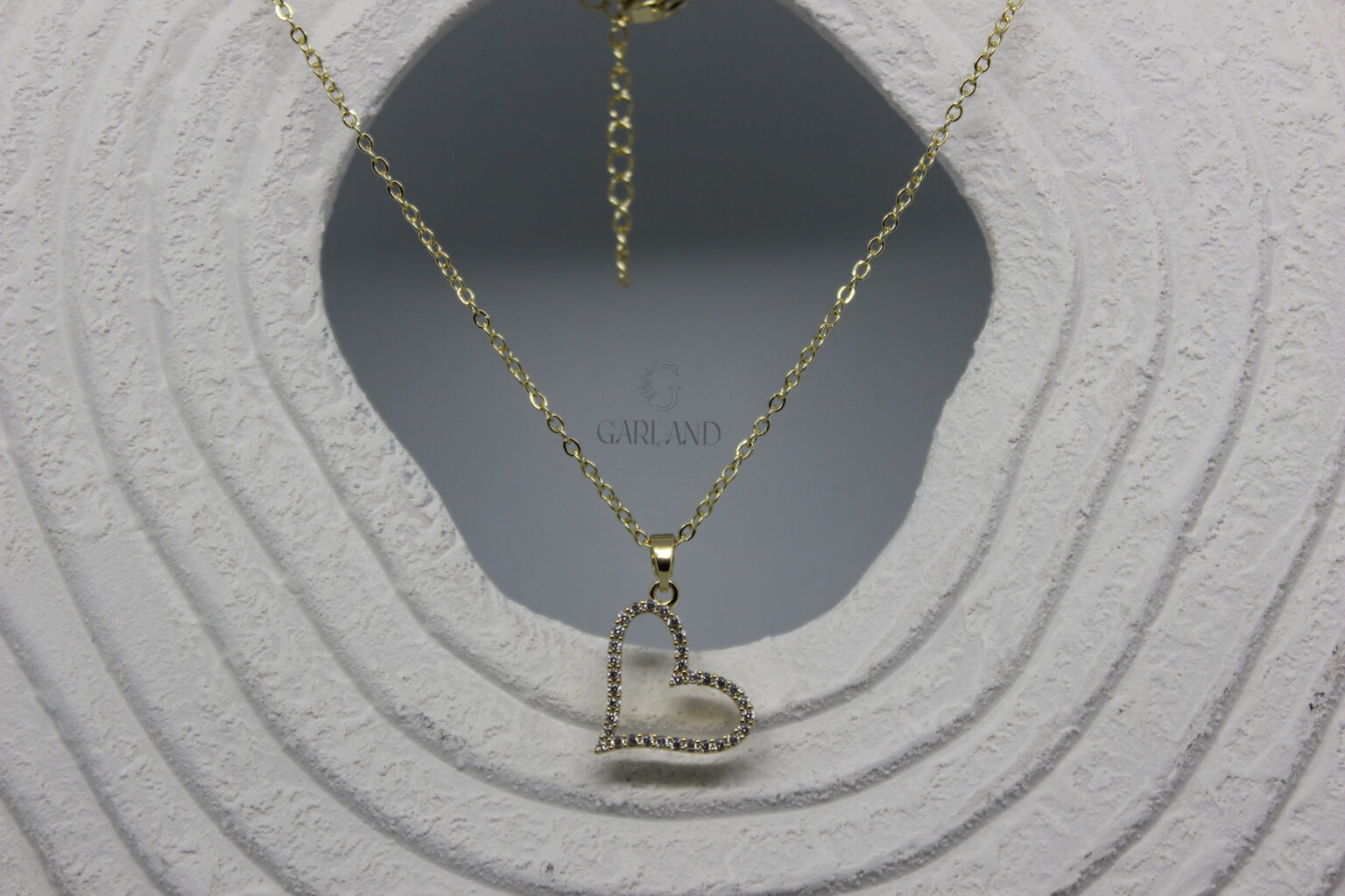 שרשרת זהב לב תלוי