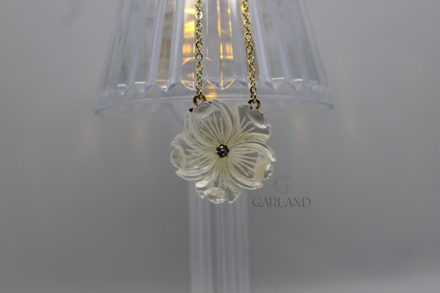 שרשרת זהב פרח לבן זירקון מרכזי 2