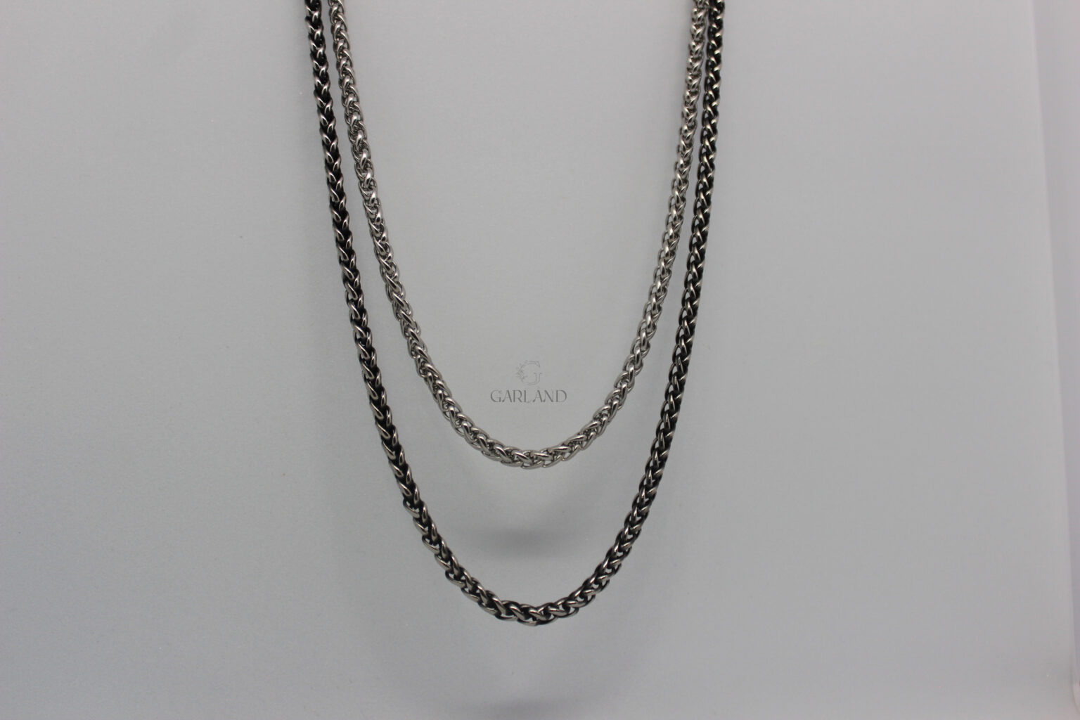 שרשרת חוליות כסוף ומושחר ביחד